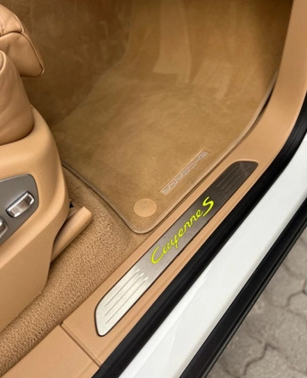 Porsche Cayenne cena 189000 przebieg: 97000, rok produkcji 2017 z Piaski małe 232